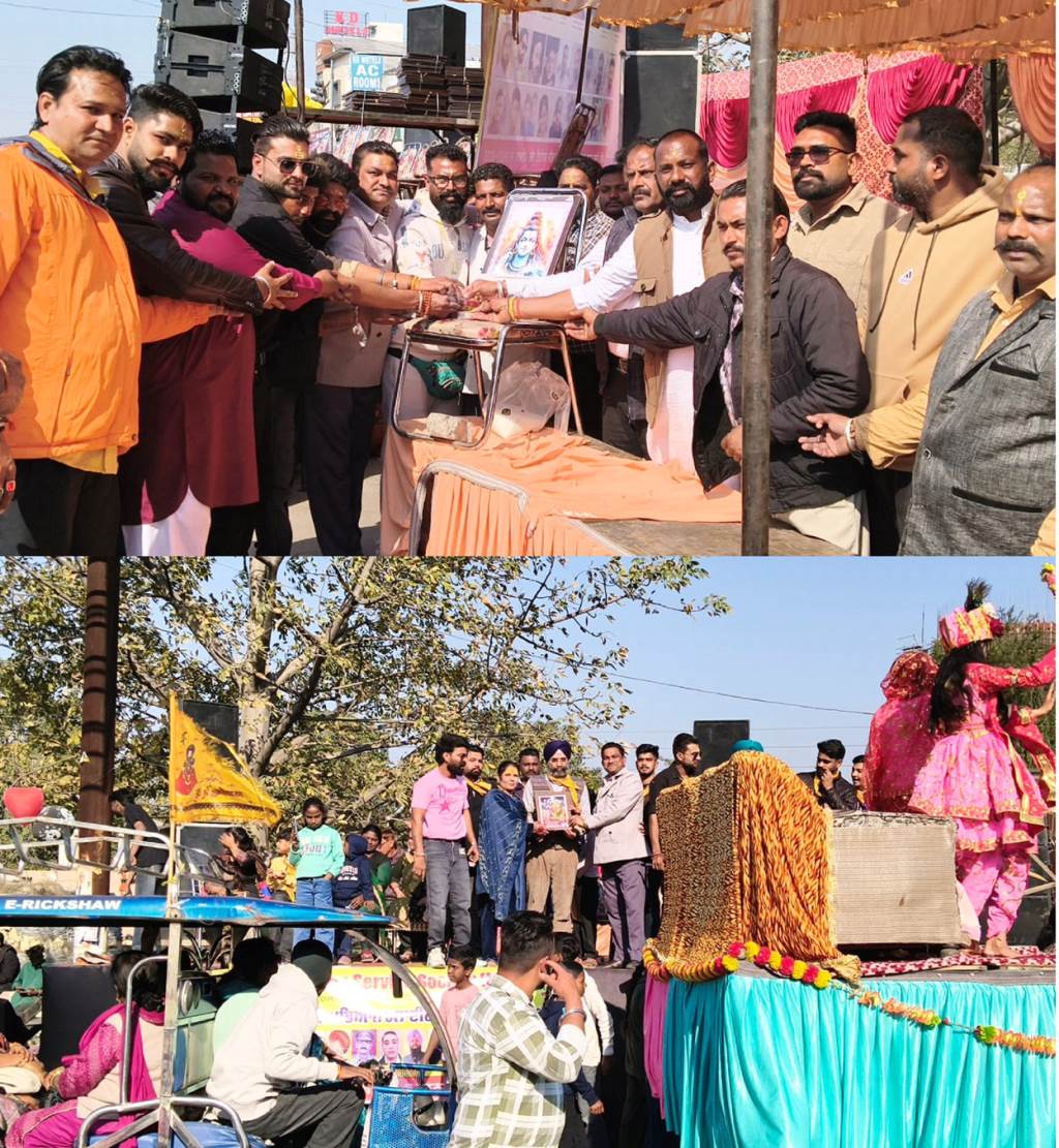 The Manav Seva Society and Jai Bhim Auto Union honored the trolleys participating in the Shobha Yatra at the Old Bus Stand by presenting them with mementos